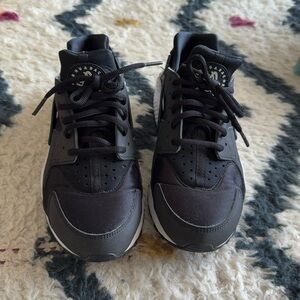NIKE AIR HUARACHE - Size 8.5